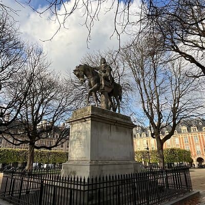 Small Group Marais/Place des Vosges Walking Tour -10 people max 2