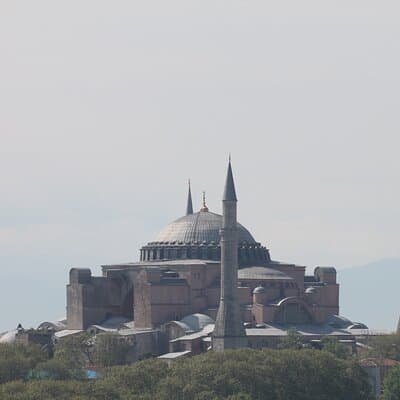 Istanbul IST Airport Economy Minivan Transfer 3