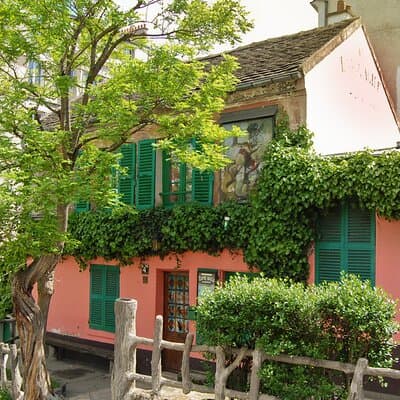 Private Scavenger Hunt in Montmartre 5