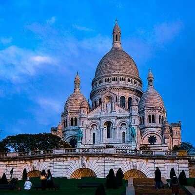 Montmartre Marvels Small Group Guided Stroll in Bohemian Paris 5
