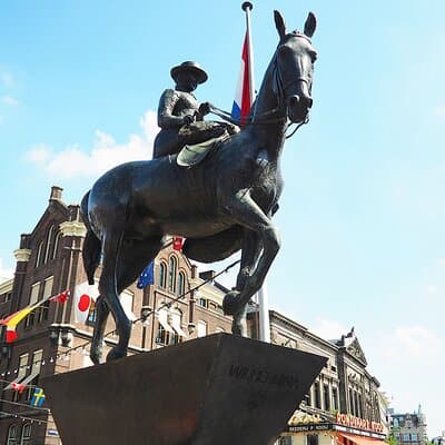 Small-Group Women's History Tour in Amsterdam 2