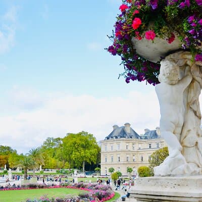 Paris: Private City Tour by Car with Driver and Guide