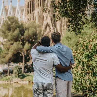 Private and Magical Photoshoot in Barcelona at Sagrada Familia 4
