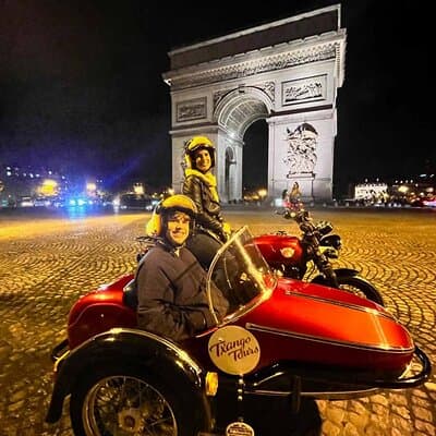 Private Sidecar Tour of Paris at Night with drinks 5