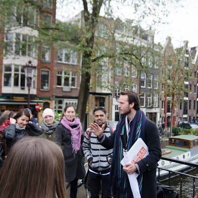 Two-hour walking tour of Amsterdam with storyteller 4