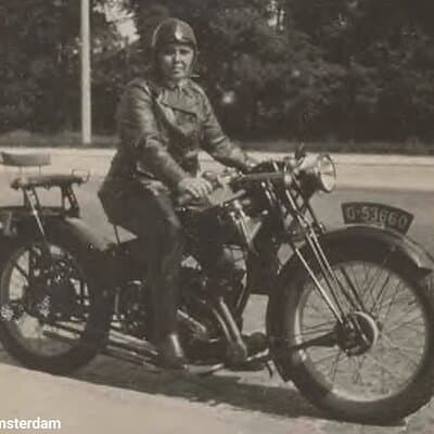 Small Group LGBTQ+ History Tour in Amsterdam 4