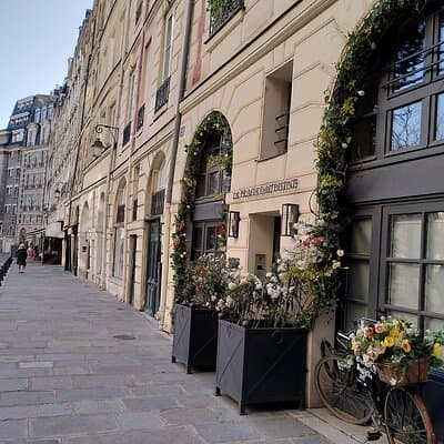 LGBTQ Challenges and Triumphs Private Walking Tour in Paris 4