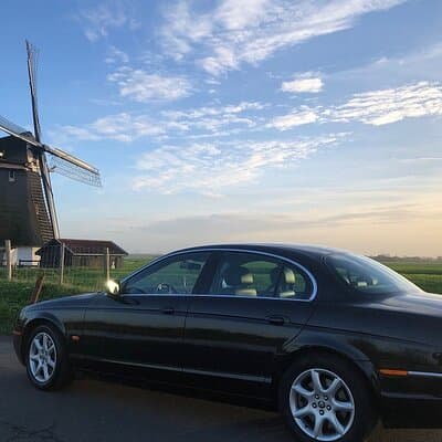 Giethoorn Private Tour Guide Giethoorn in luxury Jaguar S Type 2