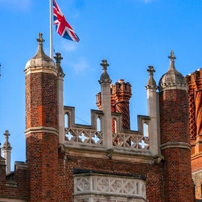 Stunning Hampton Court Palace Private Day Trip from London