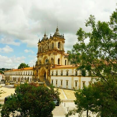 Batalha, Alcobaça, Óbidos, Fátima & Nazaré Private Tour
