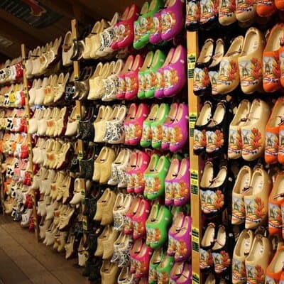 Private Sightseeing Tour to Windmills Cheese Farm and Volendam 3