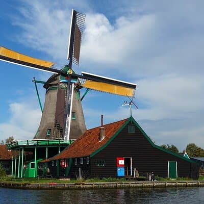 Private Tour to Zaanse Schans Windmills Cheese Farm and Volendam 2