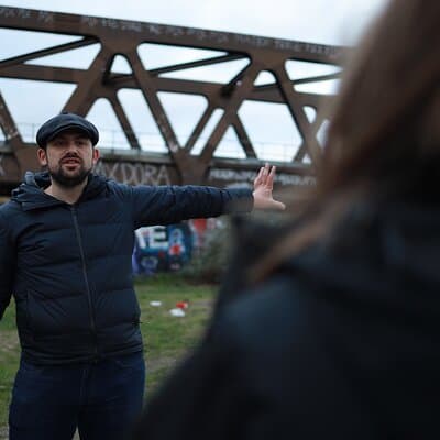 Urban Canvas: Exploring Shoreditch's Vibrant Street Art 4