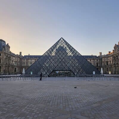 Sunrise Walking Tour: Paris Before the Crowds 3