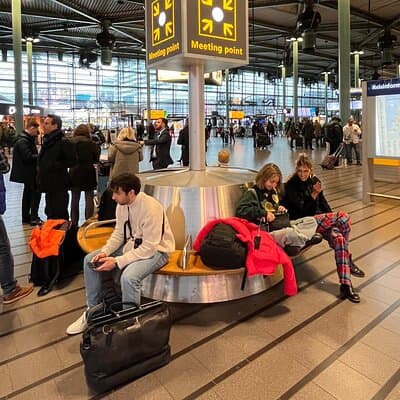 Private departure transfer from Amsterdam to Schiphol Airport (AMS) 4