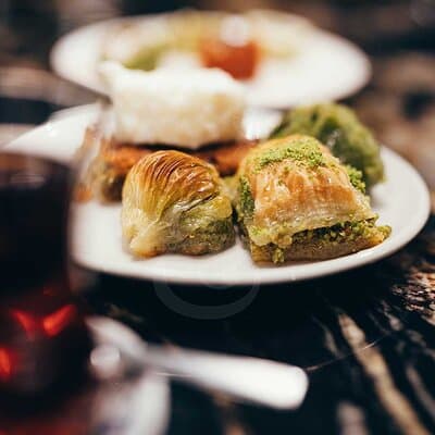 1 Istanbul Tour: Highlights, Street Food & Hidden Pearls 4