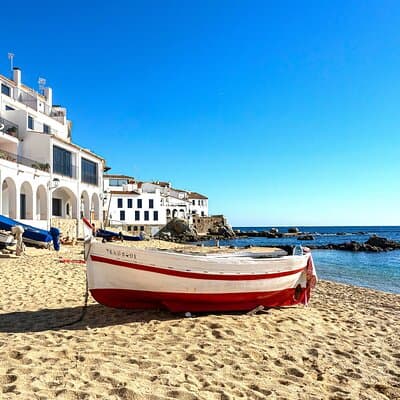 Medieval Girona & Costa Brava’s Top Beach–Unforgettable Day Trip