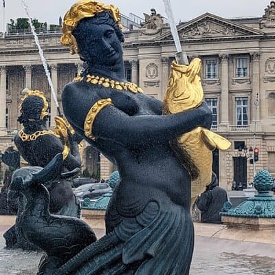 4-Hour Private Tour in Paris in a Vintage Car 4