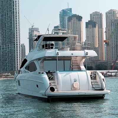 Majesty 77ft Diamond Dust — Dubai's best yacht rental 4