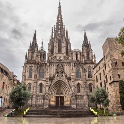 Sagrada Familia & Gothic Quarter Private Tour