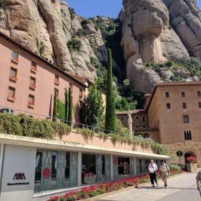 Montserrat and winery private daytrip from Barcelona 3