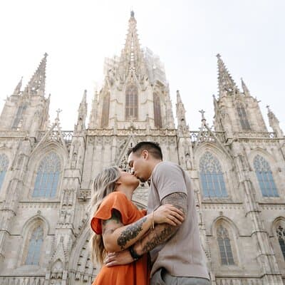 Shine in the Streets of Barcelona: cinematic & candid photos