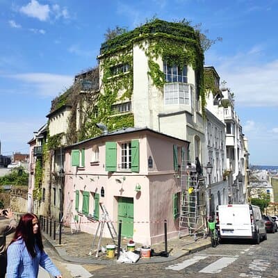Montmartre Walking Guided Tour 3