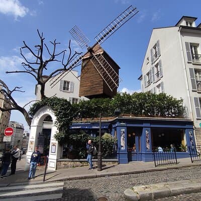 Montmartre Walking Guided Tour 2