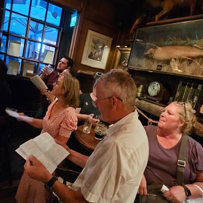 Pub Crawl and Sing along London Experience 2