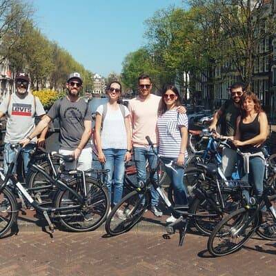 Daily group bike tour in Spanish. 4