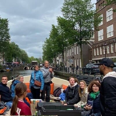 Explore Amsterdam by Bike in the Company of a French Local Guide 5