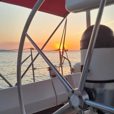 Private sailing tour with aperitif in Barcelona 4