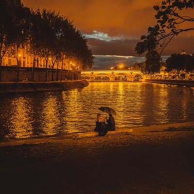 Paris Darkest Tales A Night of Secrets and Legendary Bar Tour 4