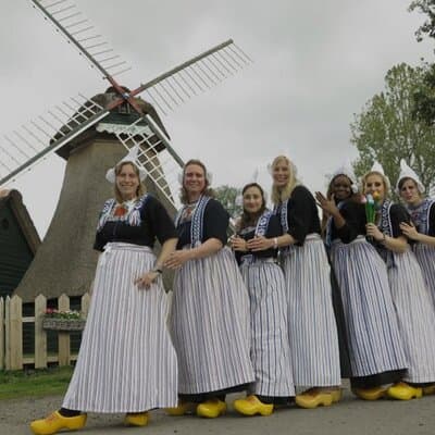 Private Minivan Zaanse Schans and Volendam Tour from Amsterdam 2