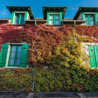 Private Giverny, Rouen and Honfleur Tour from Paris