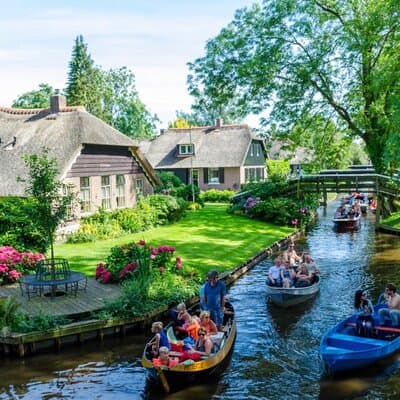 Giethoorn Private Day Tour From Amsterdam (Including Boat Tour!)