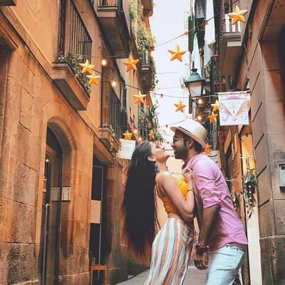 Private and Magical Photoshoot in Barcelona at Sagrada Familia