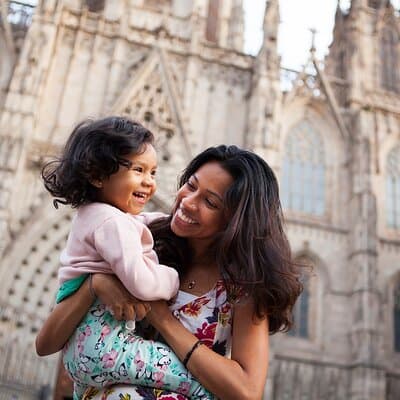 Private and Magical Photoshoot in Barcelona at Sagrada Familia 3