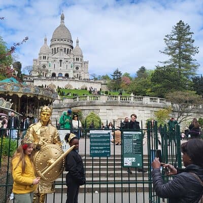 Walking Tour of Montmartre for Families with Kids