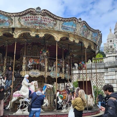 Walking Tour of Montmartre for Families with Kids 2