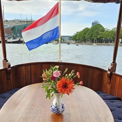 Romantic Private Boat Tour Amsterdam 90min incl welcome drink 5