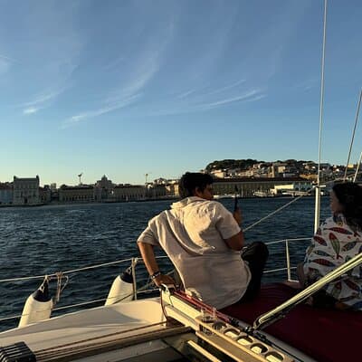 2 Hours Private Sailing Tour with Wine and Snacks 3