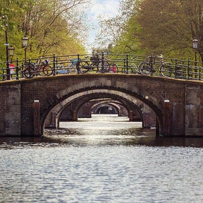 Highlights and Local Insights Canal Cruise Tour in Amsterdam 3