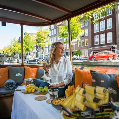 Amsterdam Historic Tour On Classic Saloon Boat 5