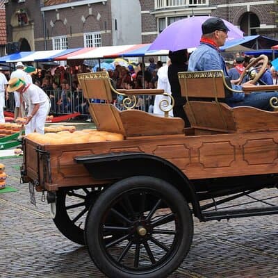 Private tour to Zaanse Schans, Edam, Volendam and Marken 5