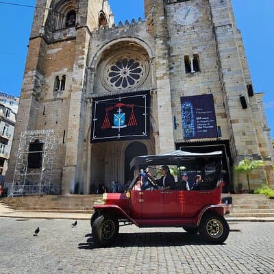 1h Classic Tuk Lisbon: One Hour of History & Charm 2