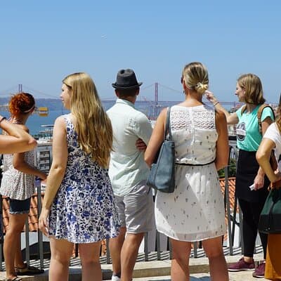 2-hour city tour of Lisbon's highlights