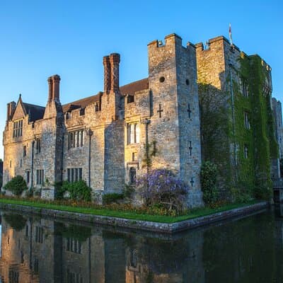 Private Chauffeured Tour to Hever Castle from London