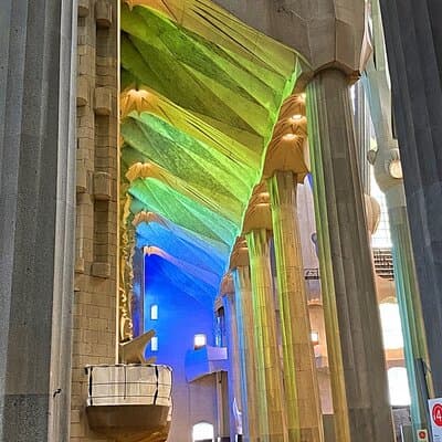Sagrada Família Private Guided Tour and Entry in Barcelona 5