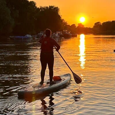 Stand up Paddleboarding on the beautiful Thames at Richmond 5